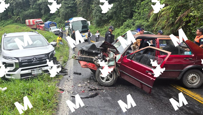 Dos lesionados deja aparatoso accidente en la Amozoc-Nautla