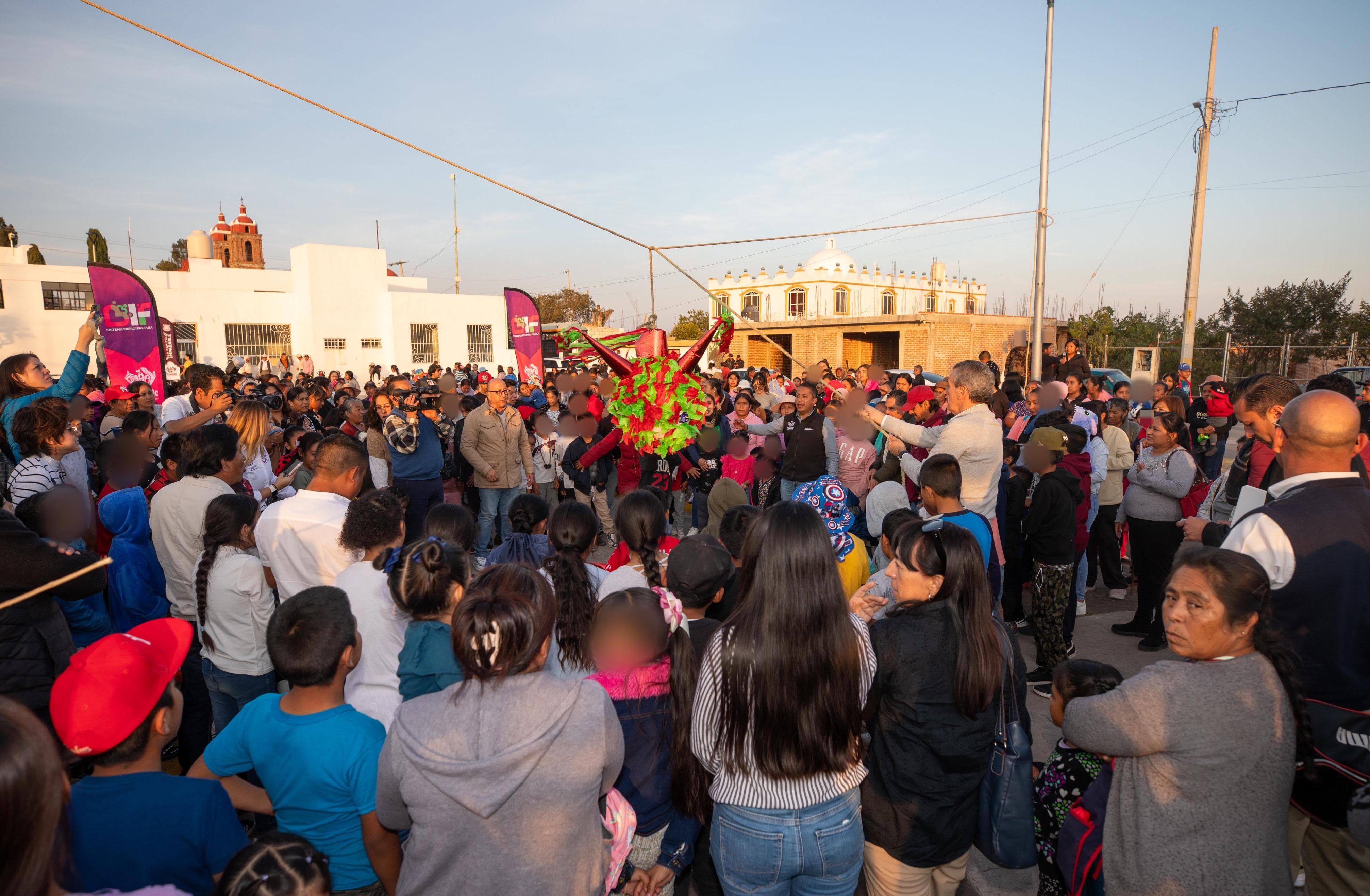 Lleva SMDIF la magia de las posadas navideñas a Tecola y Azumiatla