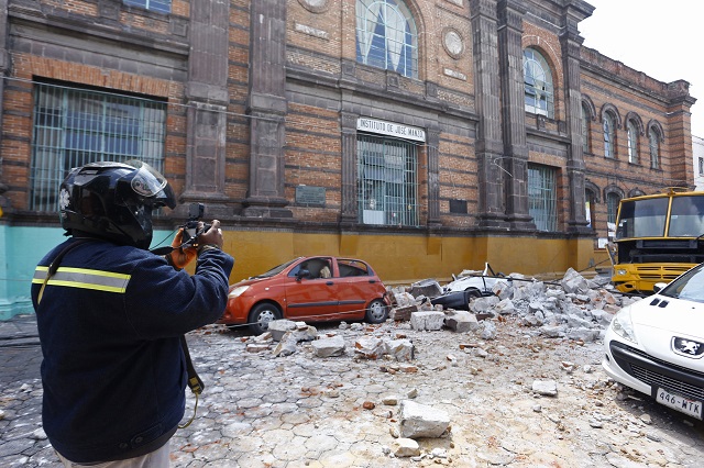 Demolerán 36 escuelas con daños graves por sismo en Puebla