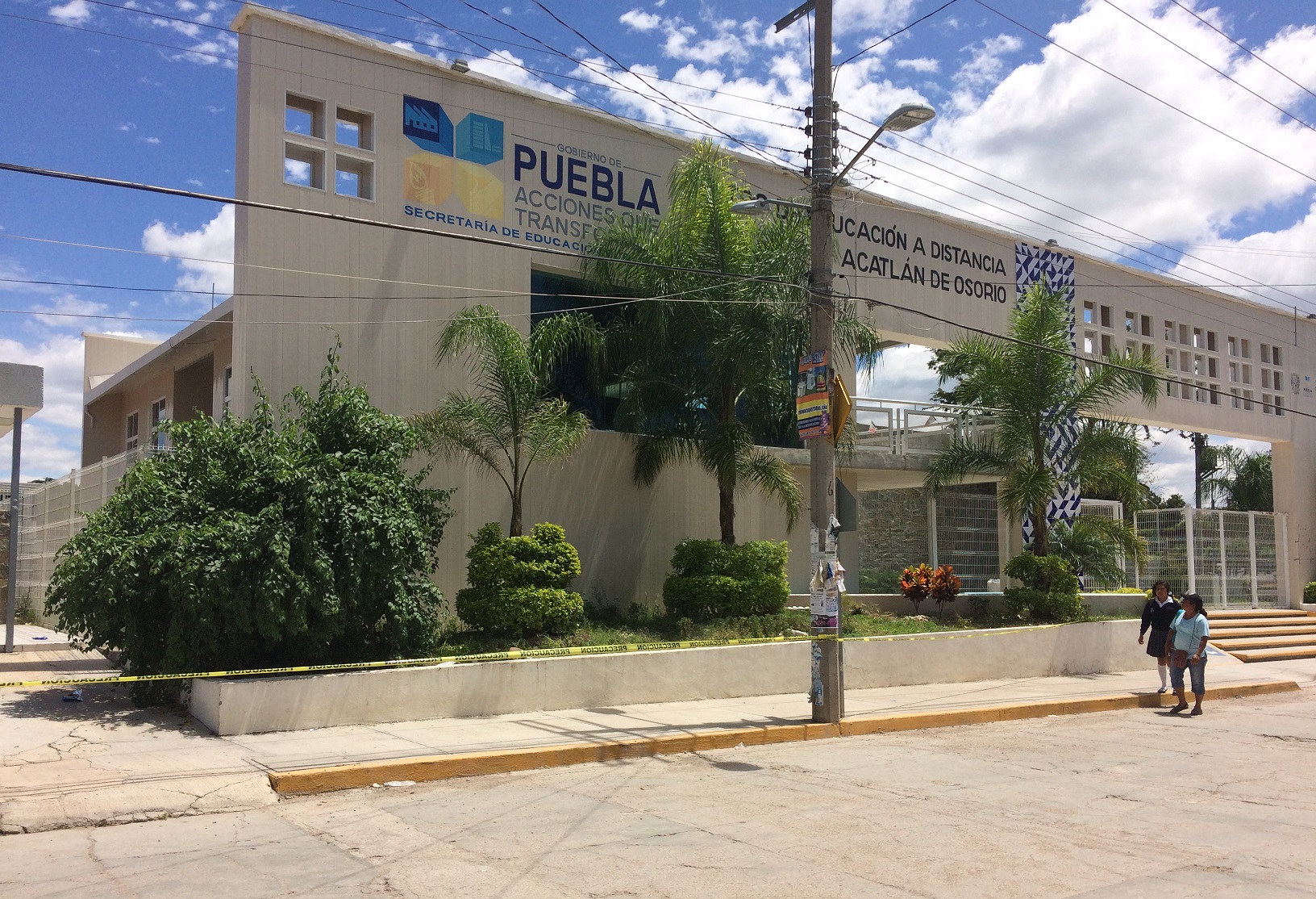 Nuevos edificios públicos, los más dañados por sismo en Acatlán