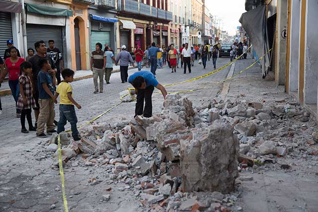 Reportan afectaciones 80 negocios del centro de Puebla