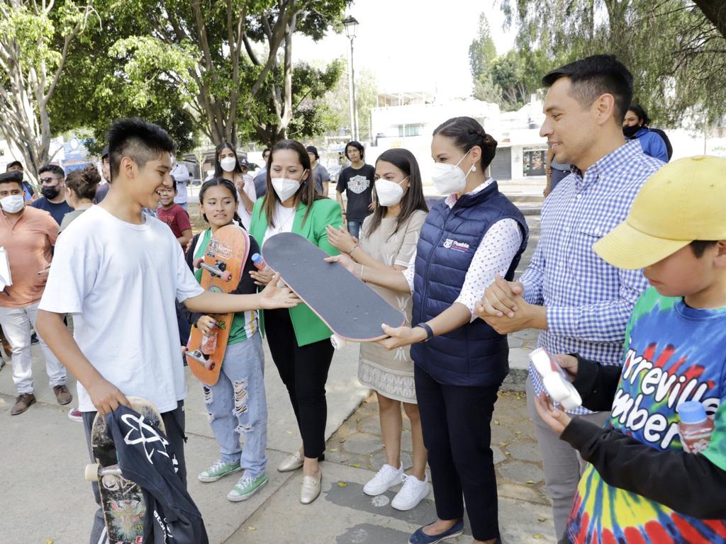 SMDIF Puebla reunió a más de 100 niñas, niños y jóvenes en práctica de skateboarding