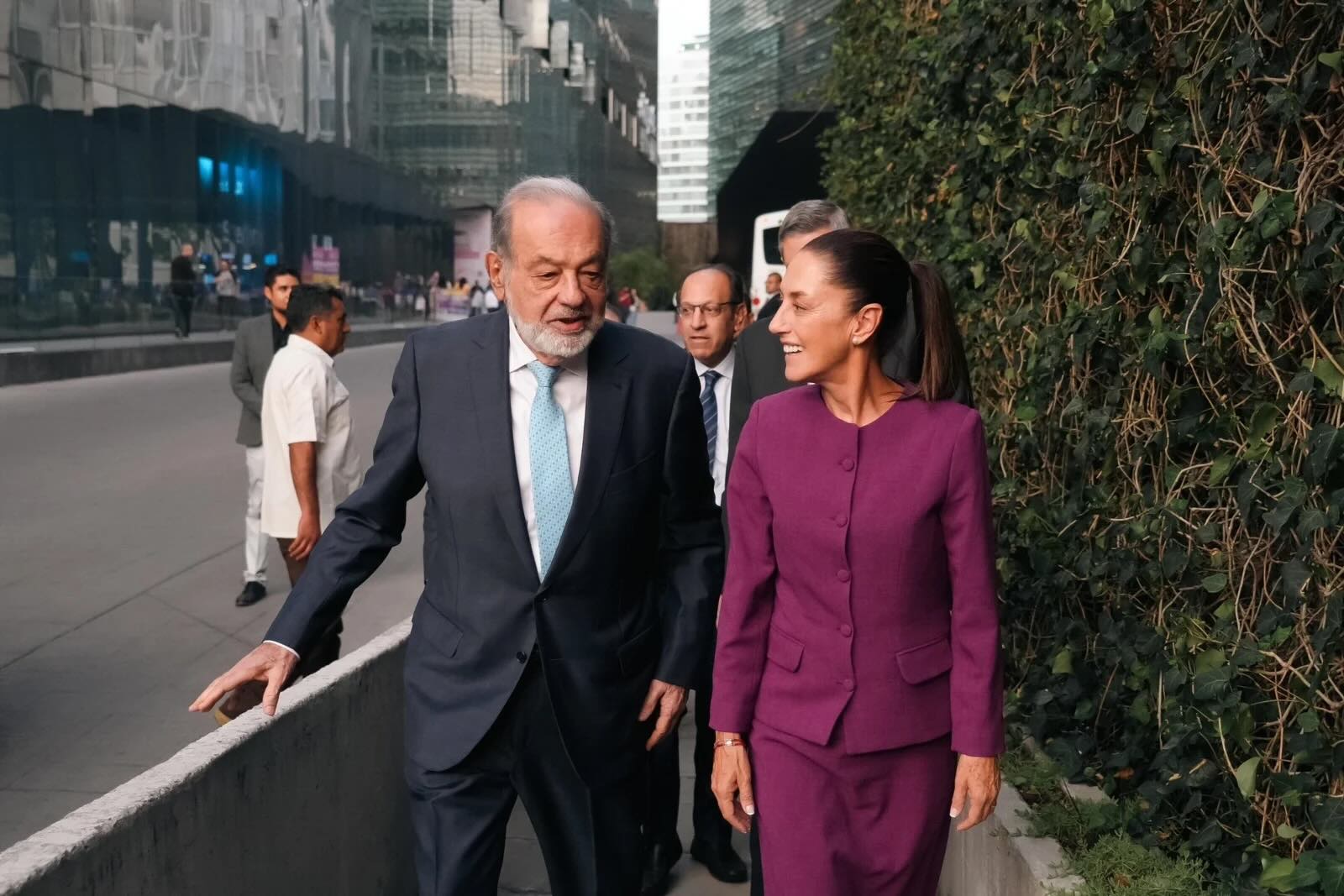 Sheinbaum revela de qué habló con Carlos Slim