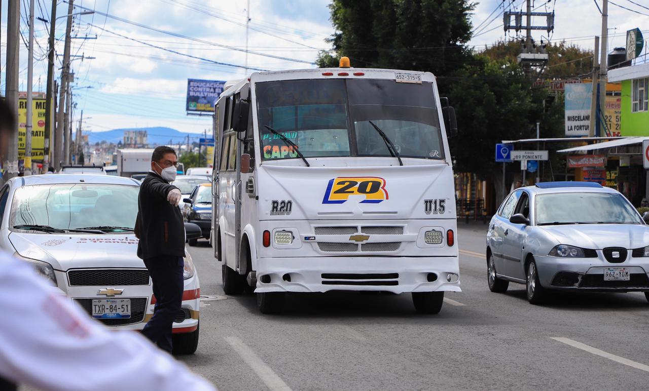 Ayuntamiento y SMT buscan reordenar transporte público en Puebla capital