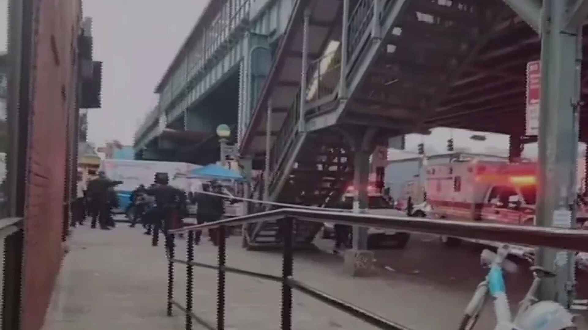 Balacera en metro de NY deja un muerto y 5 heridos graves