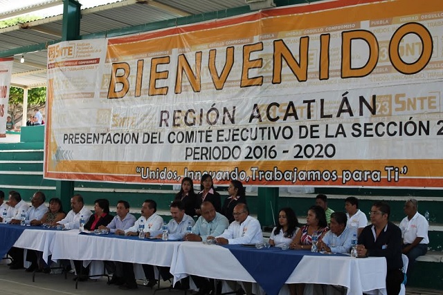 Presentan Comité Ejecutivo del SNTE que brindará certeza laboral en Acatlán