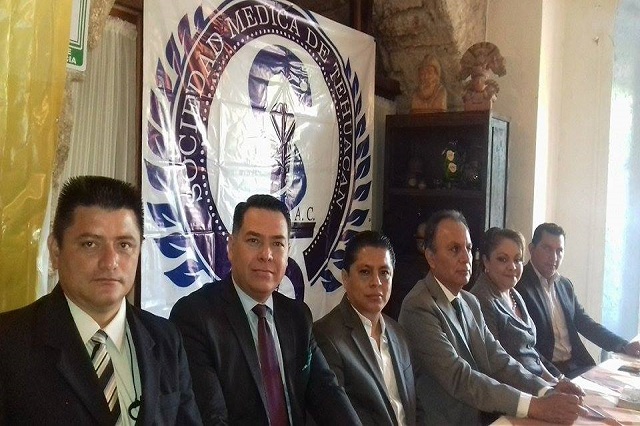 Condena Sociedad Médica de Tehuacán la muerte de director del ISSSTE
