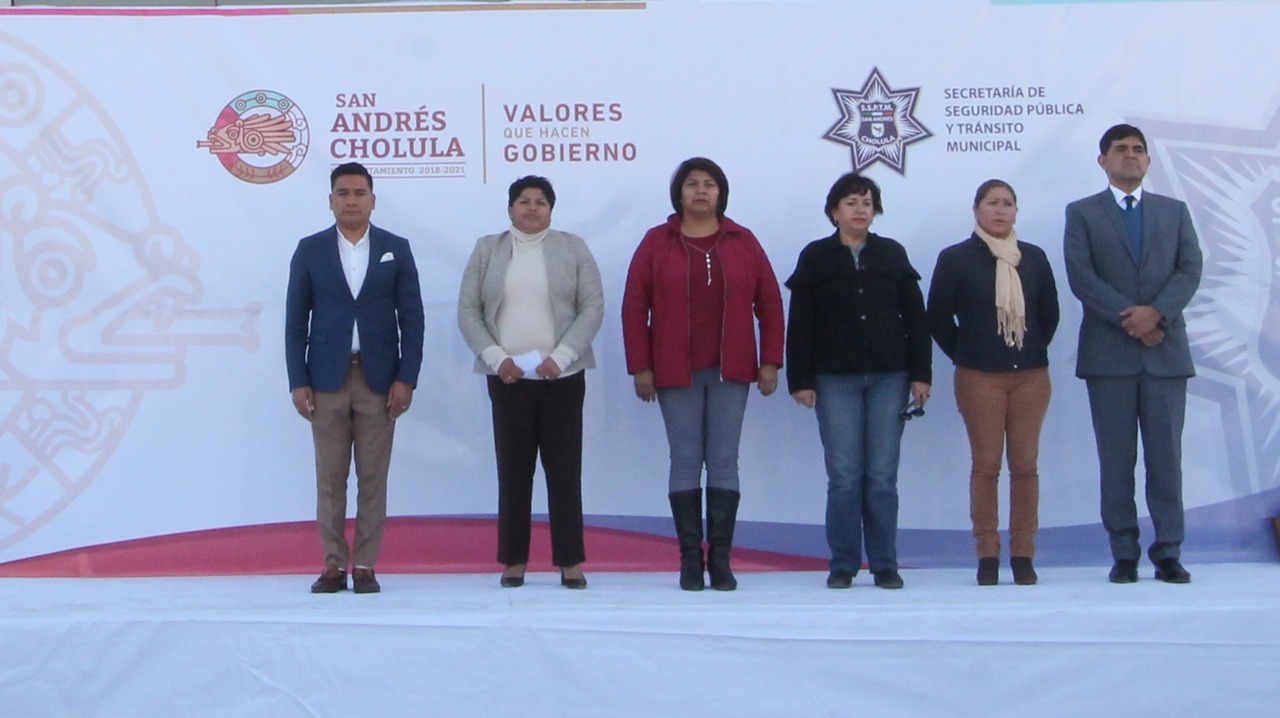 Entregan grados y uniformes a policías de San Andrés Cholula