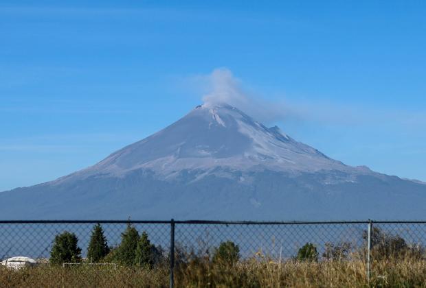 VIDEO Despierta el volcán Popocatépetl con actividad constante