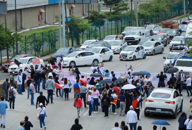 VIDEO Trabajadores del Poder Judicial bloquean Periférico Ecológico