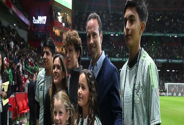 Rinde FMF homenaje a Gerardo Torrado, pilar del futbol mexicano