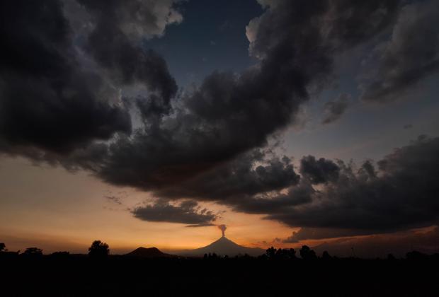 Así el atardecer este miércoles con vista al Popocatépetl