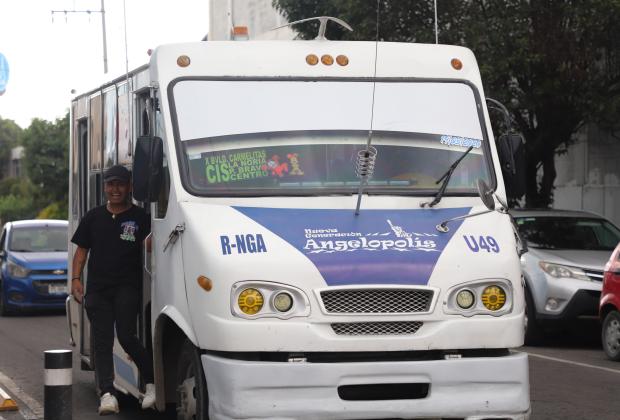 VIDEO Sobre la mesa quitar descuento a estudiantes en el transporte público en Puebla