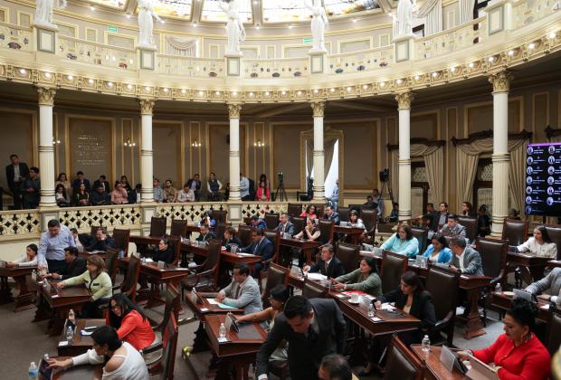 Morena y aliados controlan 30 de 36 comisiones del Congreso de Puebla