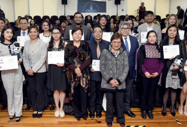 Cedillo preside graduación del Posgrado en Ciencias Ambientales de la BUAP