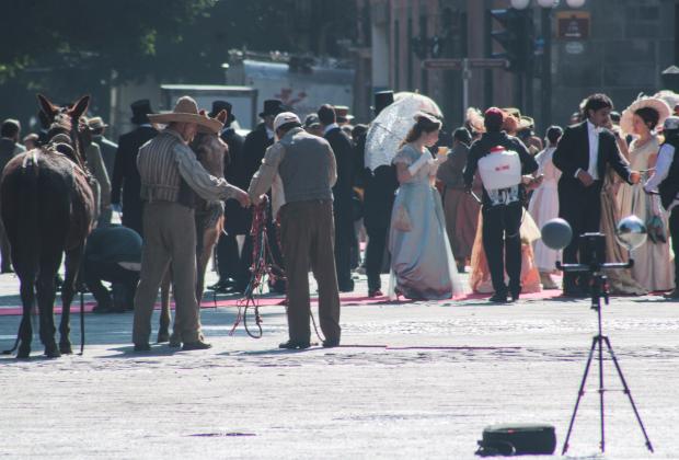 VIDEO Graban Mal de Amores en el Zócalo de Puebla