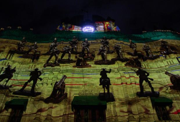 VIDEO Proyectan video mapping 5 de Mayo en Palacio Municipal