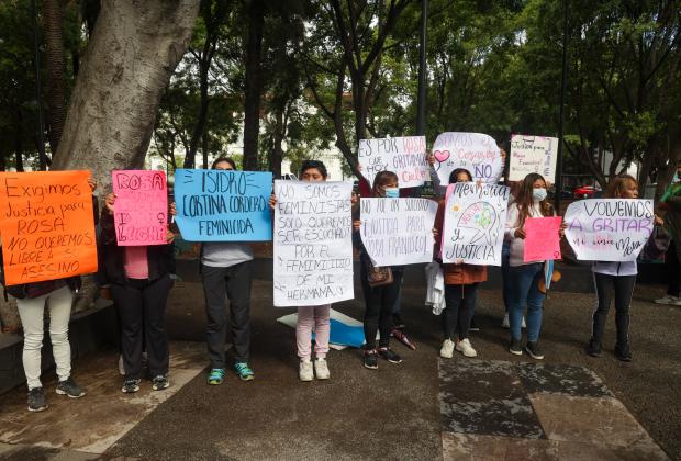 Amigos y familiares exigen justicia por feminicidio de Rosa Francisco