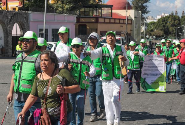 VIDEO Invidentes exigen mejor movilidad en la ciudad de Puebla