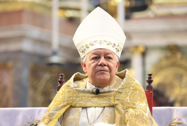Felicidades: Víctor Sánchez Espinosa, arzobispo de Puebla, cumple 75 años