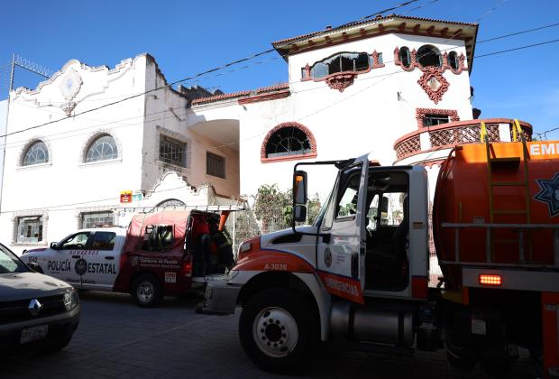 VIDEO Bomberos controlan incendio en casona de San Francisco