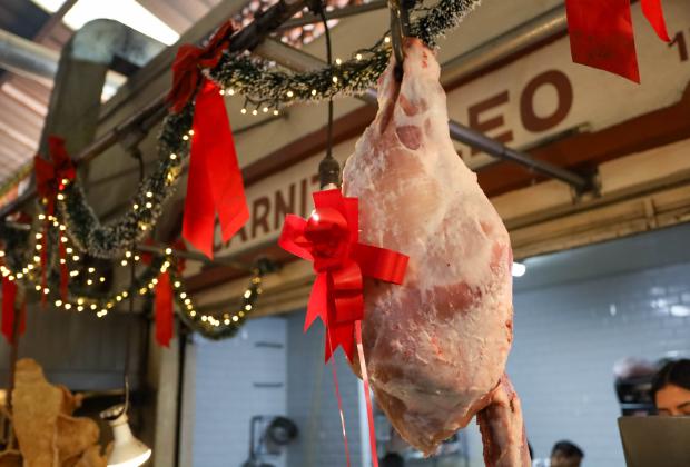 VIDEO Pierna de cerdo, el ingrediente estrella en la Cena de Año Nuevo