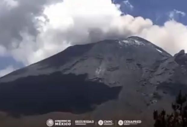 Popocatépetl registra derrumbe en una de sus laderas
