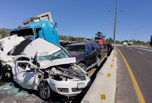 Se registra carambola en la carretera Ocotoxco-Texmelucan