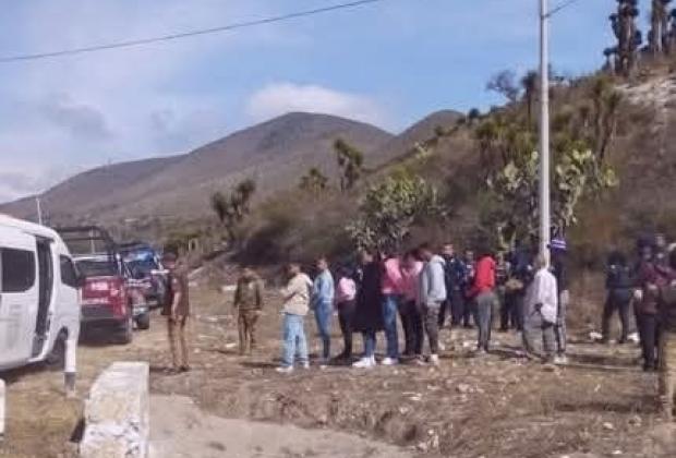 Detienen a 52 migrantes en la carretera Tehuacán-Orizaba