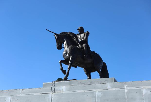 Instalan escultura del General Ignacio Zaragoza