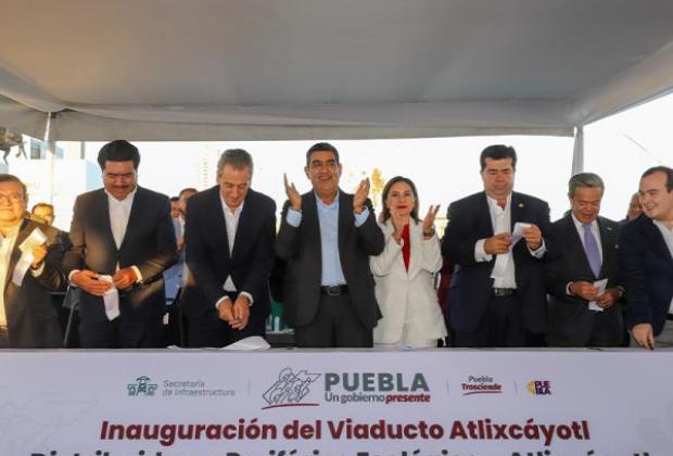 Céspedes entrega el Viaducto Atlixcáyotl