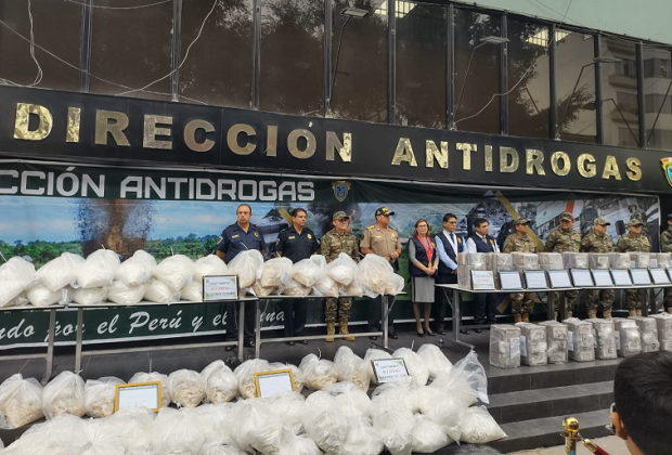 Incautan en Perú casi media tonelada de cocaína llegada desde México