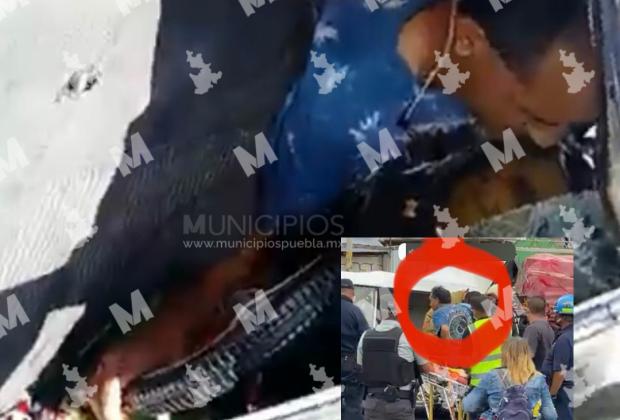 VIDEO Un hombre quedó prensado y trasmitió su accidente en Atlixco