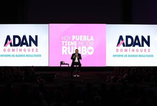 Cumplimos, afirmó Adán Domínguez al rendir su informe de gobierno