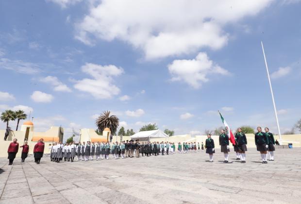 Juventud poblana honra valores patrios e impulsa su formación integral