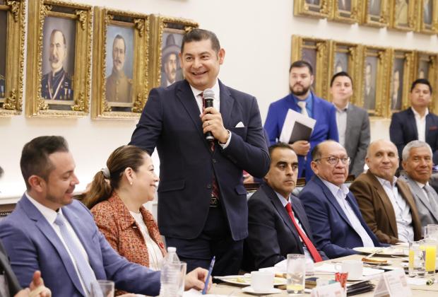 Armenta se reúne con diputados que integran la nueva legislatura