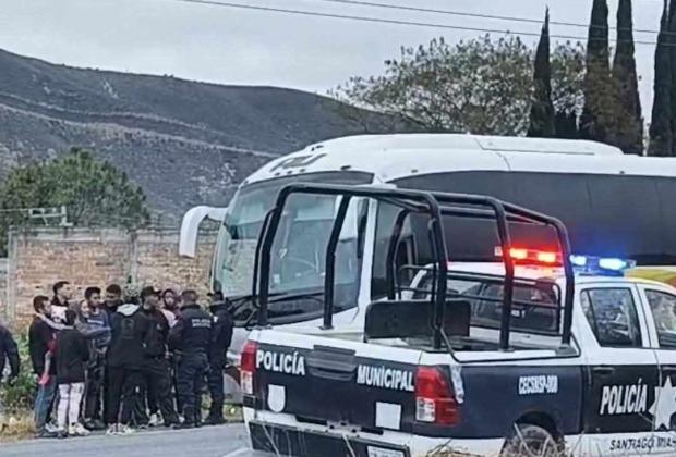 Sujetos levantan a conductor del AU y 3 personas más a la altura de Chapulco