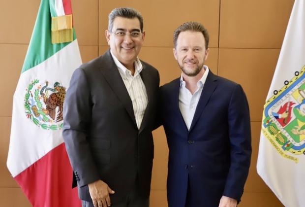 Reaparece el ex alcalde Luis Banck con el gobernador Sergio Salomón