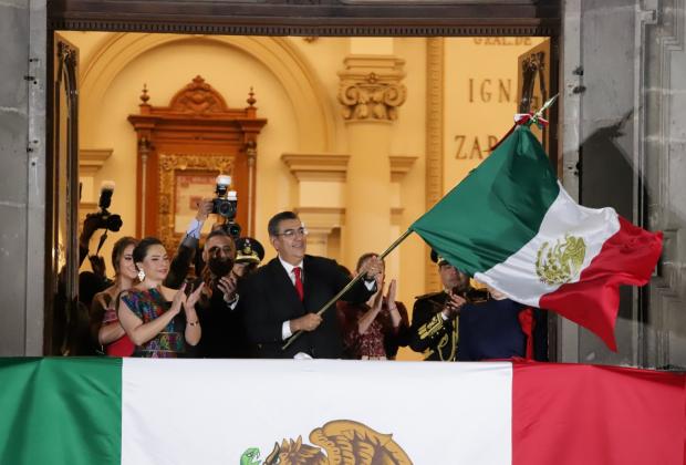 En familia, Puebla celebra 214 Aniversario del Grito de Independencia