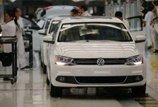 México sí investigará denuncia laboral contra Volkswagen en Puebla