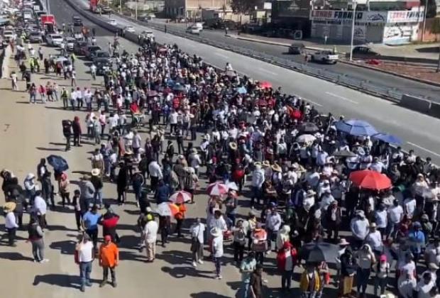 Inicia manifestación de comerciantes de la Centra del Abasto