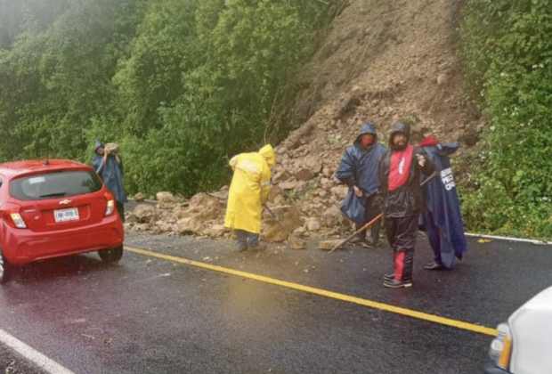 Lluvias en Puebla causan afectaciones en carreteras de diversos municipios