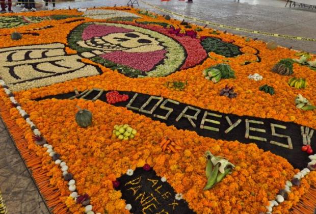 Esta es la monumental catrina de verduras y frutos en Los Reyes de Juárez