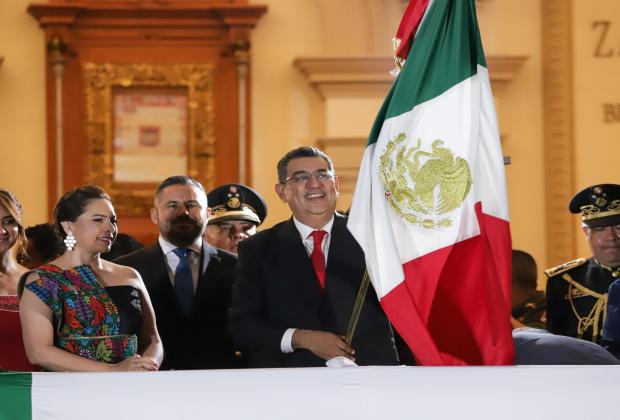 En familia, Puebla celebra 214 Aniversario del Grito de Independencia