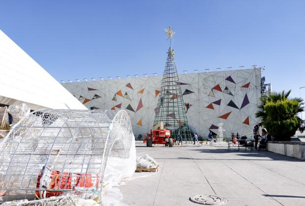 Alistan preparativos navideños en la zona histórica de Los Fuertes