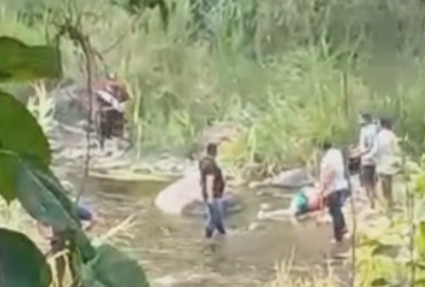 VIDEO Exhiben participación del alcalde de Zapotitlán en una ejecución