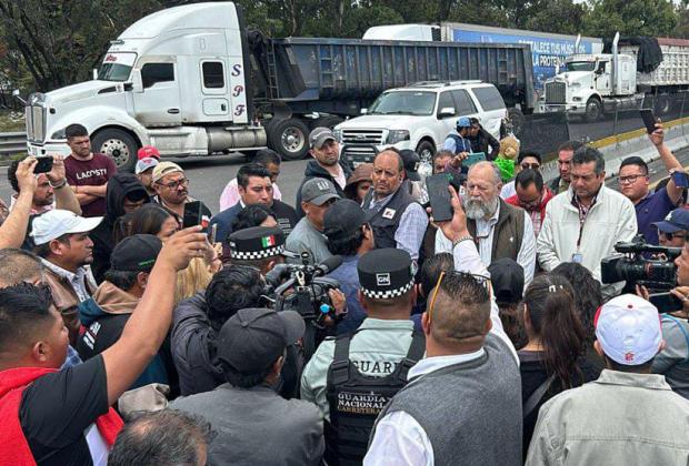 Trasportistas abren un carril de la Puebla-Orizaba tras diálogo con Segob