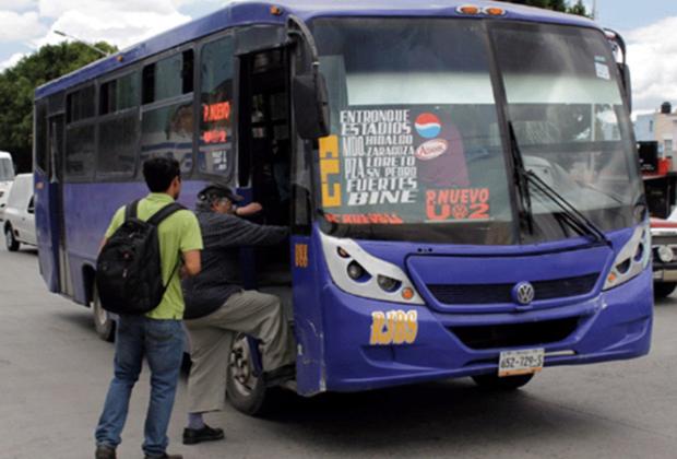 Revista vehicular para transporte público, en puerta: Silvia Tanus