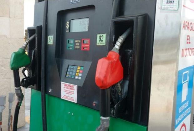 Denuncian en Puebla gasolineras que despachan gasolina adulterada con agua