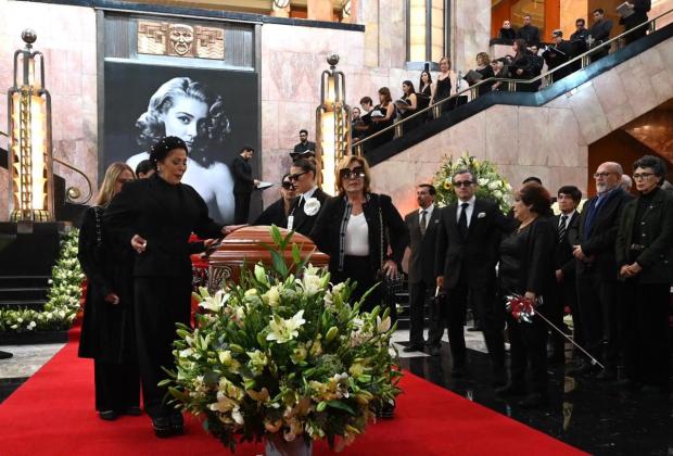 Bellas Artes rinde tributo a Silvia Pinal